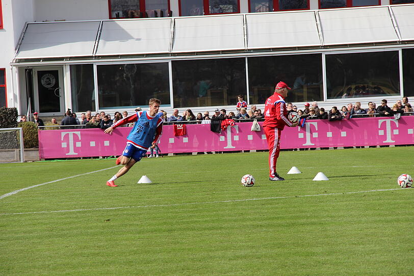 Am Dienstag gab's an der Säbener Straße ein öffentliche Trainingseinheit. Hier gibt's die Bilder!