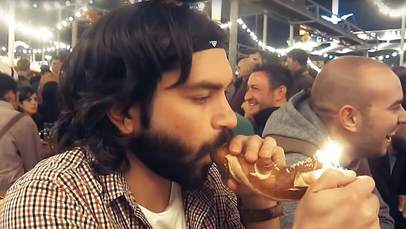 Der Song "Augustiner Forty Ounce" ist ein Wiesnportrait der besonderen Art. Der Song "Augustiner Forty Ounce" ist ein Wiesnportrait der besonderen Art.