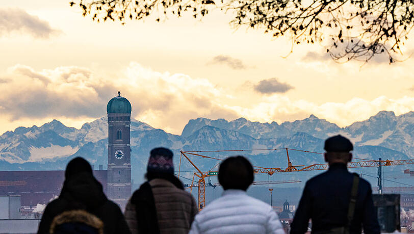 Was für eine Aussicht! Der Luitpoldhügel mit seinem 1A-Panorama. Was für eine Aussicht! Der Luitpoldhügel mit seinem 1A-Panorama.