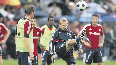 Alles nicht so easy going: &bdquo;Es dauert eben so und so viele Momente, bis sich das System und die Feinabstimmung automatisiert haben.&ldquo; Sagt Bayern-Trainer Jürgen Klinsmann.