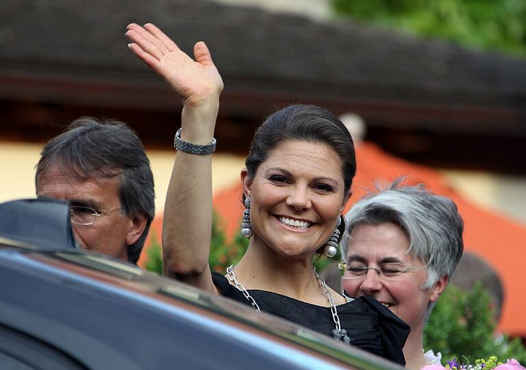 Victoria ist zum ersten Mal Mutter geworden. Die 34-Jährige brachte am frühen Donnerstagmorgen (23.02.12) eine Tochter zur Welt - wurde die Mini-Prinzessin etwa in München gezeugt? Fest steht vor neun Monaten waren Victoria und Gatte Daniel zu Besuch in der Weltstadt mit Herz - hier die Bilder...