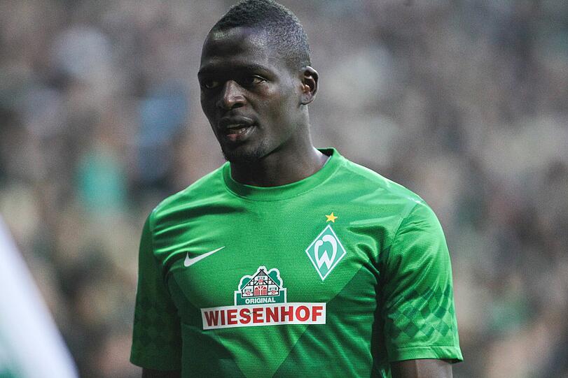 Werder Bremen muss Ohne Neuzugang Assani Lukimya am Samstag gegen den FC Bayern antreten. Der Innenverteidiger, der im Sommer von Aufsteiger Fortuna Düsseldorf an die Weser wechselte, fehlt gegen die Münchner aufgrund einer Rotsperre.
