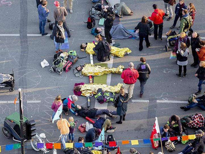 Blockade der Klimabewegung "Extinction Rebellion": Die Aktionswoche "Berlin blockieren" führte mitten in den Schulferien allerdings kaum zu Staus.