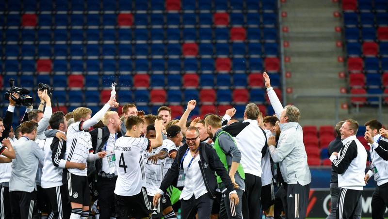Der DFB-Nachwuchs will auch nach dem EM-Finale jubeln.