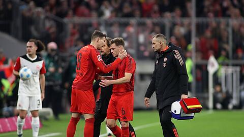 Nur ein Schreck: Joshua Kimmich hat sich gegen Frankfurt nicht schlimmer verletzt. Seine Zukunft ist genauso offen wie die von Leroy Sané.