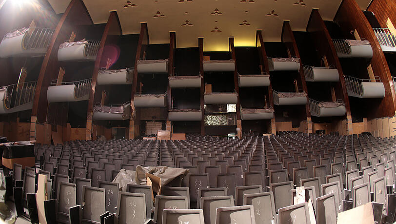 Das Innere der Kölner Oper. Nach dem Debakel bei der Sanierung der Kölner Bühnen wird es noch Jahre dauern bis zum Ende der Arbeiten.