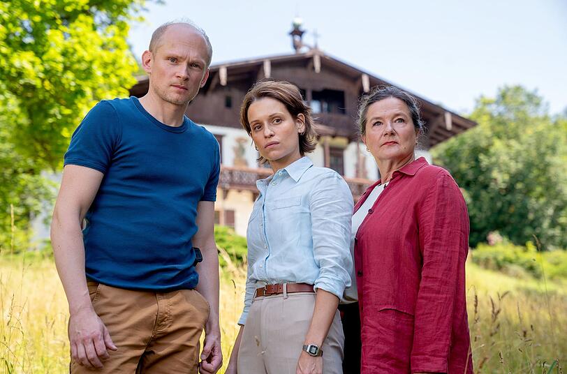 Die Hauptermittler des OFA werden von Bernhard Conrad, Kristin Suckow (Mitte) und Anne-Kathrin Gummich gespielt, die diese LKA-Spezialeinheit leitet. Anne-Kathrin Gummich, die auch als Schauspiel-Professorin arbeitet, ist die Mutter der Schauspielerin Nina Gummich.