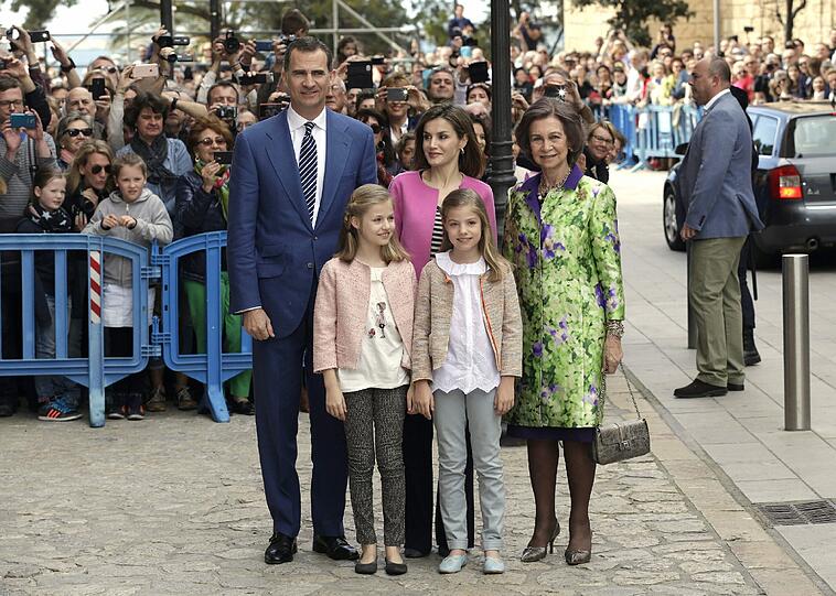 Spaniens Königsfamilie hat die Ostermesse auf Mallorca besucht