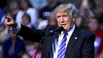 Absurder Vorwurf gegen seinen möglichen Vorgänger Obama: "Er ist der Gründer des IS", das sagte Trump am Mittwoch bei einem Wahlkampfauftritt in Florida und wiederholte den verrückten Vorwurf sogar mehrmals. Absurder Vorwurf gegen seinen möglichen Vorgänger Obama: "Er ist der Gründer des IS", das sagte Trump am Mittwoch bei einem Wahlkampfauftritt in Florida und wiederholte den verrückten Vorwurf sogar mehrmals.