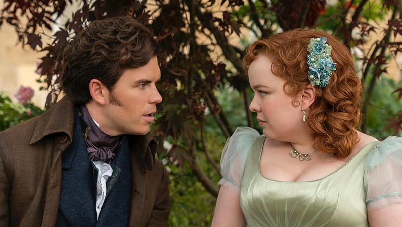 Die ganze Streamingwelt fiebert mit Luke Newton als Colin Bridgerton und Nicola Coughlan als Penelope Featherington.