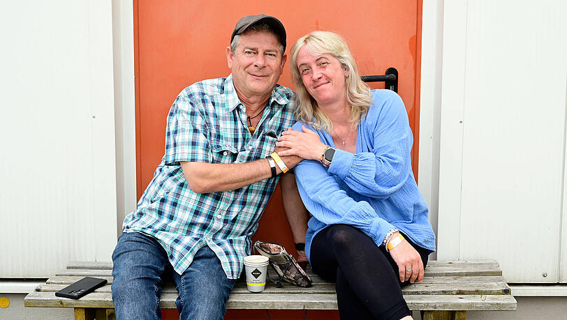 Michael Hirte und seine dritte Ehefrau Sandra Hirte. Das Paar ist seit Mai 2024 verheiratet. Michael Hirte und seine dritte Ehefrau Sandra Hirte. Das Paar ist seit Mai 2024 verheiratet.