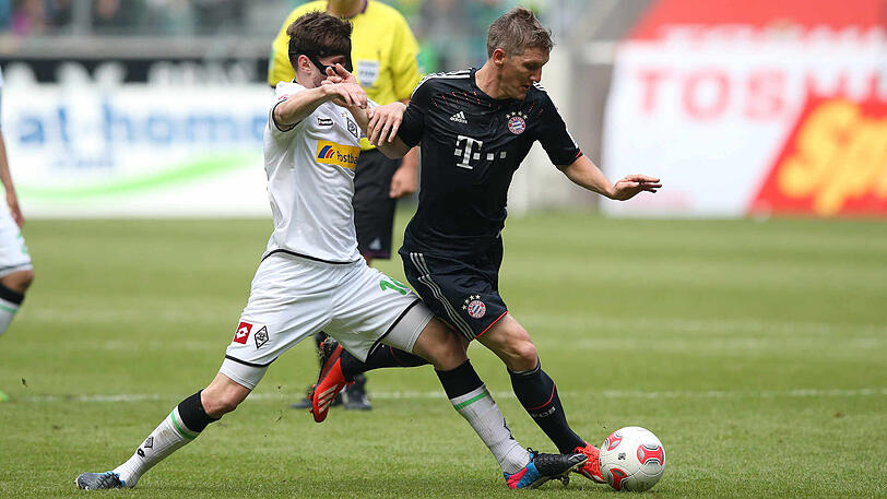Bastian Schweinsteiger (r.) im Duell mit Havard Nordtveit.