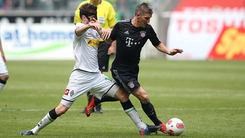 Bastian Schweinsteiger (r.) im Duell mit Havard Nordtveit. Bastian Schweinsteiger (r.) im Duell mit Havard Nordtveit.