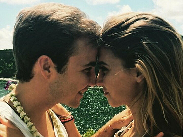 Mario Götze auf Schmusekurs mit Freundin Ann-Kathrin Brömmel