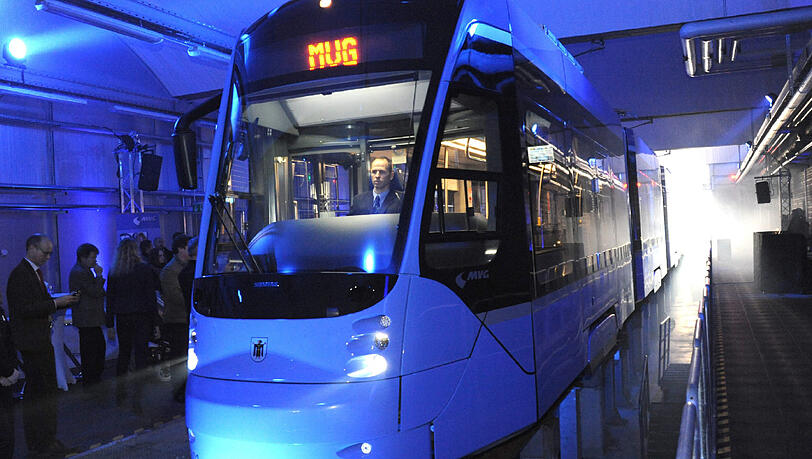 Die Tram hat keinen Dachschaden, vermeldet die MVG. Die Tram hat keinen Dachschaden, vermeldet die MVG.