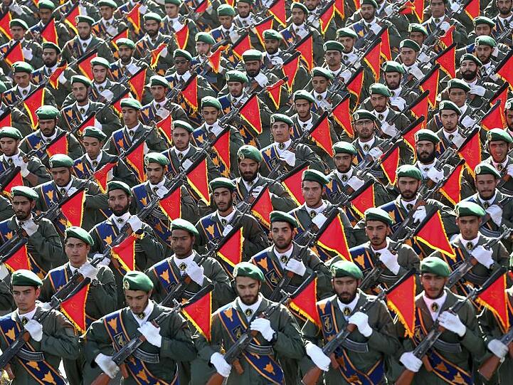 Unbestätigten Angaben nach haben die iranischen Revolutionsgarden zwischen 120.000 bis 300.000 zum Teil sehr gut ausgebildete und bestens ausgerüstete Soldaten.