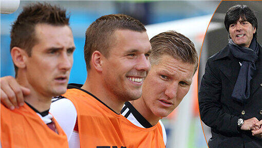 347 Länderspiele: Klose, Podolski, Schweinsteiger (v.l.): Joachim Löws erfahrene Ersatzbank. 347 Länderspiele: Klose, Podolski, Schweinsteiger (v.l.): Joachim Löws erfahrene Ersatzbank.