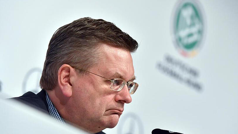 DFB-Präsident Grindel hat am Freitag die deutsche Bewerbung für die Euro 2024 offiziell gemacht.