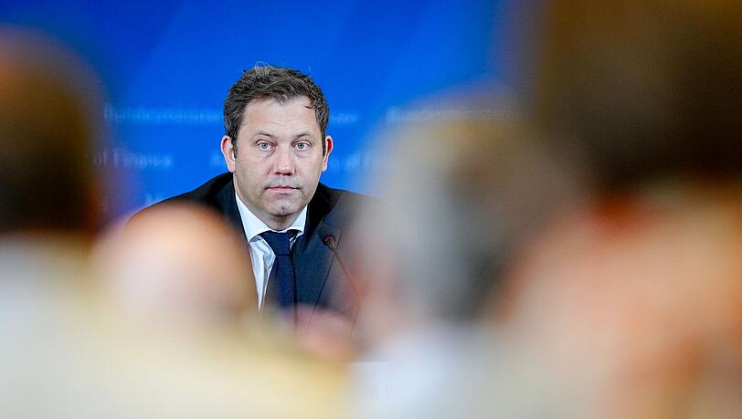 Das Ergebnis der Steuerschätzer sei weitgehend so, wie es während der Koalitionsverhandlungen schon erwartet wurde, sagte der Finanzminister.