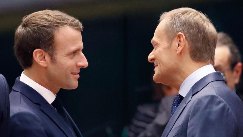 Ratspräsident Donald Tusk (r), im Gespräch mit Frankreichs Präsident Emmanuel Macron. Ratspräsident Donald Tusk (r), im Gespräch mit Frankreichs Präsident Emmanuel Macron.
