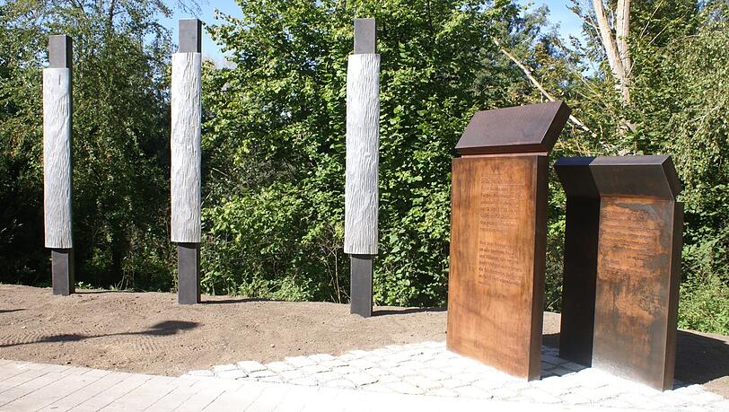 Das neue Mahnmal erinnert an drei Birken, die die später im KZ Dachau ermordeten Fürther Rudolf Benario und Ernst Goldmann hier gepflanzt hatten.