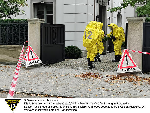 In einem privaten Schwimmbad im Untergeschoss eines Wohnhauses in Bogenhausen kam es am Dienstag zu einem Defekt an der Elektrolyseanlage und in der Folge zum unkontrollierten Austritt von Chlorgas. In einem privaten Schwimmbad im Untergeschoss eines Wohnhauses in Bogenhausen kam es am Dienstag zu einem Defekt an der Elektrolyseanlage und in der Folge zum unkontrollierten Austritt von Chlorgas.
