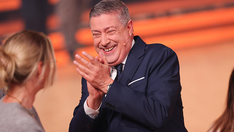 Joachim Llambi hat als Jurymitglied von "Let's Dance" schon zahlreiche Tanzpaare bewertet. Nun verr&auml;t er, bei wem es 2026 knistern k&ouml;nnte.