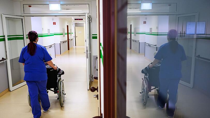 Die Gesundheitskosten sind hoch - wo wird der Rotstift angesetzt? (Symbolbild)