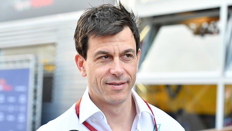 Der Österreicher Toto Wolff steht seit 2013 an der Spitze des Rennstalls aus Brackley. Der Österreicher Toto Wolff steht seit 2013 an der Spitze des Rennstalls aus Brackley.