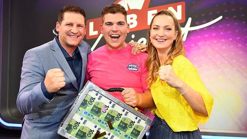 Sieger Patrick und die Coaches Ramin Abtin und Sigrid Ilumaa.