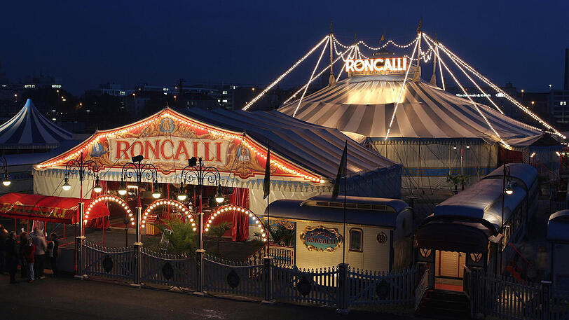 13. Oktober 2004: Circus Roncalli gastiert auf der Großbaustelle.