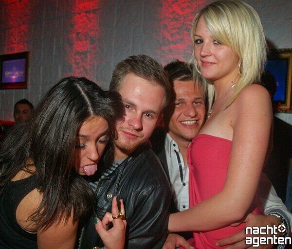 Tanz in den Mai: Das heiße Misery-Special im Crowns Club. Mehr Bilder von dieser Party gibt's unter: www.nachtagenten.de.