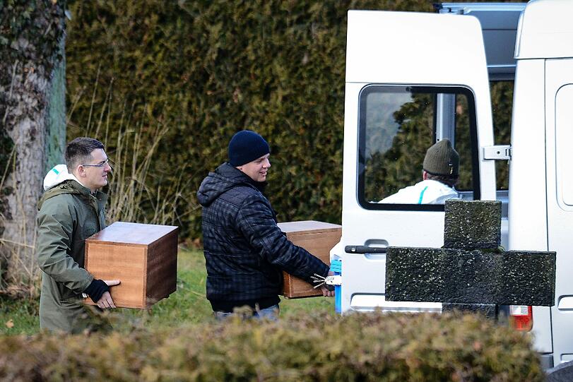 Eine Holzkiste nach der anderen: Schafft die Polizei endlich Klarheit und findet Peggys Leiche?
