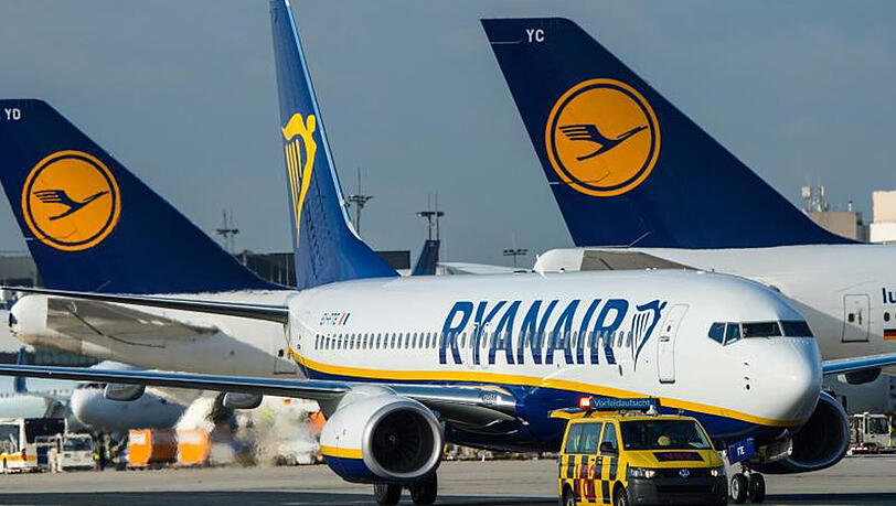 Ryanair hat zunächst nur zwei Jets am Heimatdrehkreuz der Lufthansa stationiert, das er lange wegen zu hoher Gebühren gemieden hatte. Ryanair hat zunächst nur zwei Jets am Heimatdrehkreuz der Lufthansa stationiert, das er lange wegen zu hoher Gebühren gemieden hatte.