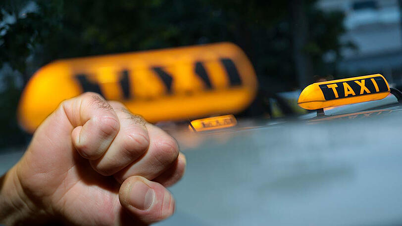 Versuchte Raubüberfall auf Taxifahrer.