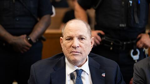 Harvey Weinstein bleibt in Haft.