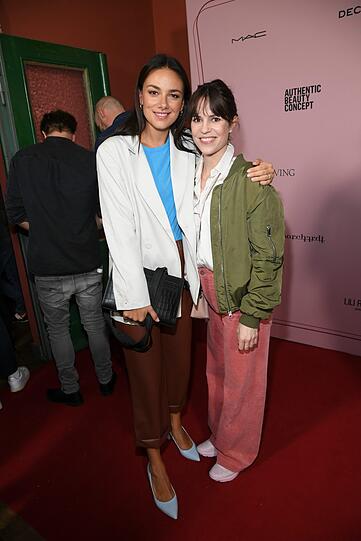Janina Uhse und Birthe Wolter beim Berlinale-Empfang "Detox & Champagne" von Decker Bros. im Restaurant Borchardt