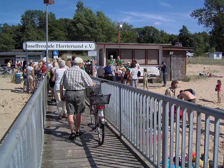 Mit dem Fahrrad lässt sich die Weser-Insel Harriersand bequem erkunden.