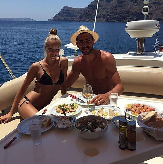 Italien: Graziano Pelle und seine Modelfreundin Viktoria Varga sind das Glamourpaar des italienischen Fußballs.