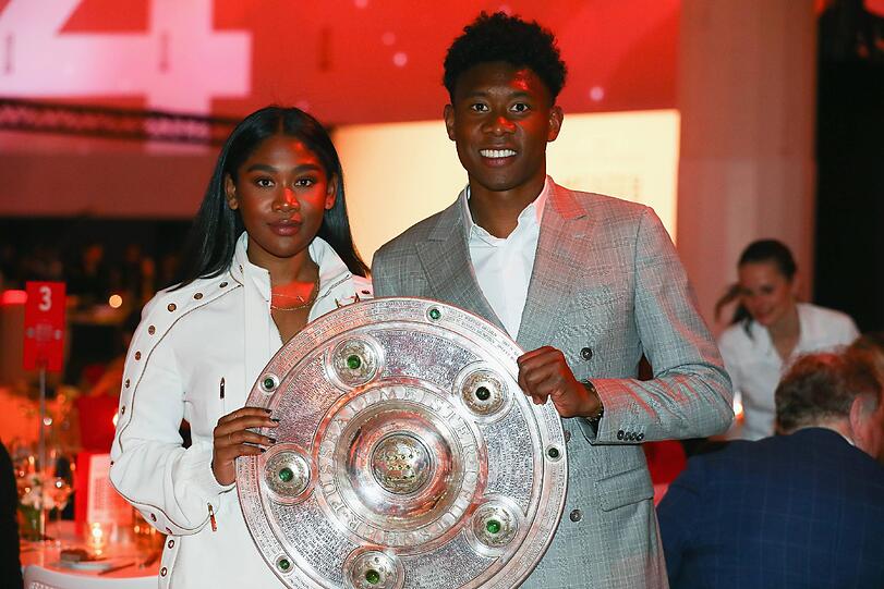 David Alaba nahm seine Schwester Rose May mit zur Party