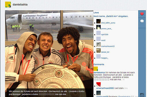 Siegerpose auf Dantes Instagram-Account: Wir nehmen die Schale mit nach München, Glückwunsch an alle. Levando o troféu pra Munique, parabéns a todos. mia san mia.