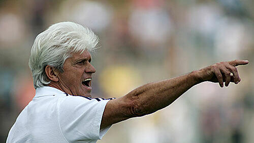Er trainierte die Löwen vom 1. Juli 1992 bis 17. Oktober 2001: Werner Lorant. Der "Super-Trainer" führte den Verein aus der Bayernliga in nur zwei Jahren in die 1. Bundesliga. Er trainierte die Löwen vom 1. Juli 1992 bis 17. Oktober 2001: Werner Lorant. Der "Super-Trainer" führte den Verein aus der Bayernliga in nur zwei Jahren in die 1. Bundesliga.