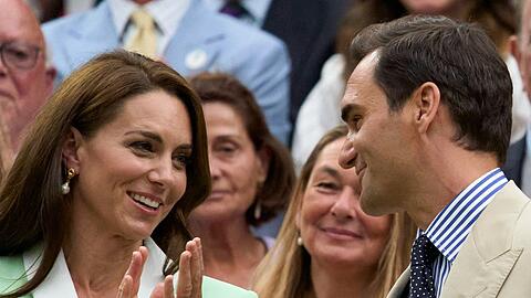 Prinzessin Kate und Roger Federer gemeinsam in der Royal Box im All England Lawn Tennis and Croquet Club in Wimbledon.