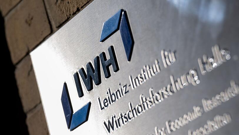 Das Institut IWH wertet monatlich Insolvenzbekanntmachungen aus und verknüpft sie mit Bilanzdaten der Unternehmen.