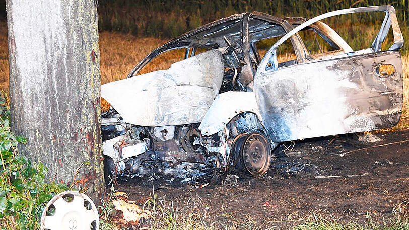 Die Bilder vom schrecklichen Frontal-Crash bei Oberschleißheim.