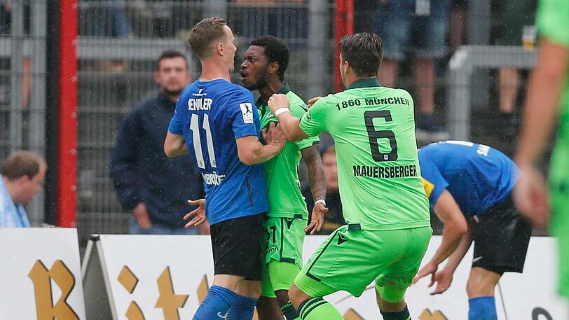 KODJOVI KOUSSOU NOTE 3: Viel Engagement auf dem rechten Flügel, vergab allerdings eine Hundertprozentige. Opfer der rustikalen Grätsche von Torjäger Behrens, die zum Platzverweis führte.