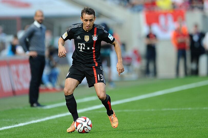 RAFINHA - NOTE 4 - Kam rein, um rechts Robben abzusichern. Ökonomisches Spiel, hatte seine rechte Seite meist routiniert im Griff &ndash; bis auf die eine, die beste Kölner Chance. Bekam einen deftigen Rüffel von Pep (70.).
