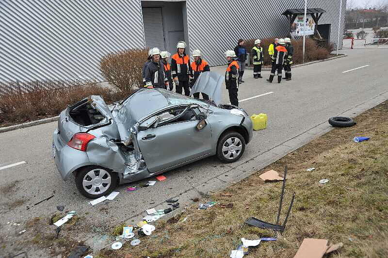 Ein alkoholisierter Fahrer hat im Raum Eching einen schweren Unfall verursacht.