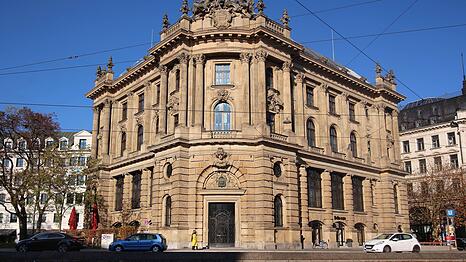 Die Alte Börse am Lenbachplatz: Vor einigen Jahren war hier der Club Heart. Er wurde berühmt-berüchtigt.