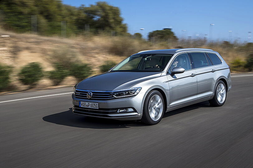 Der neue VW Passat kommt als Limousine und als Variant edler und frischer daher.